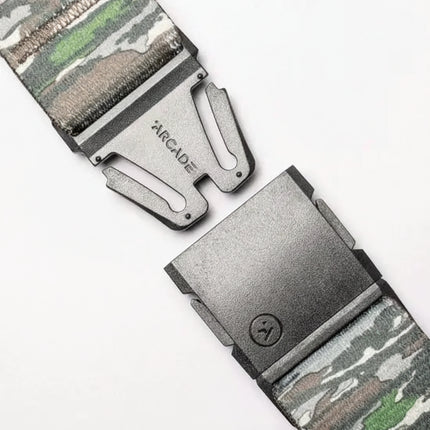 Arcade belt buckle with camouflage strap