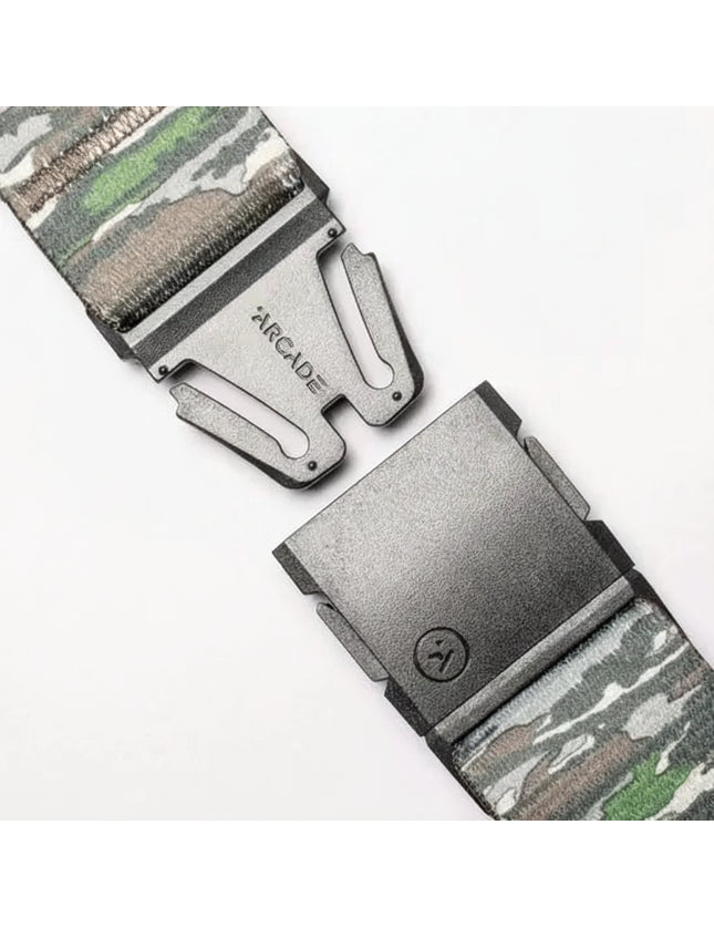 Arcade belt buckle with camouflage strap